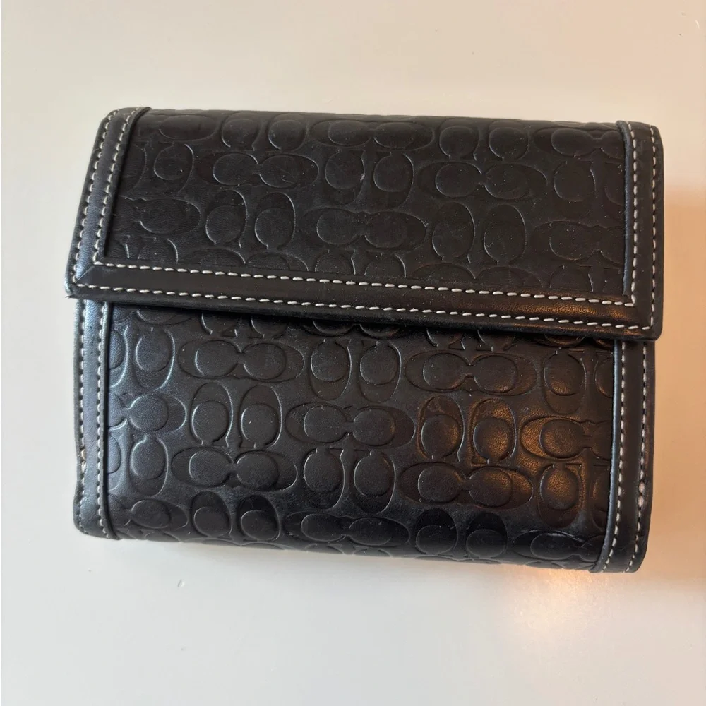 Coach Black Key & Card Holder with Hexagonal Pattern - Picture 2 of 7
